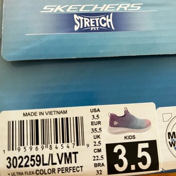 New in box Girls Skechers stretch fit - Picture 2 of 2